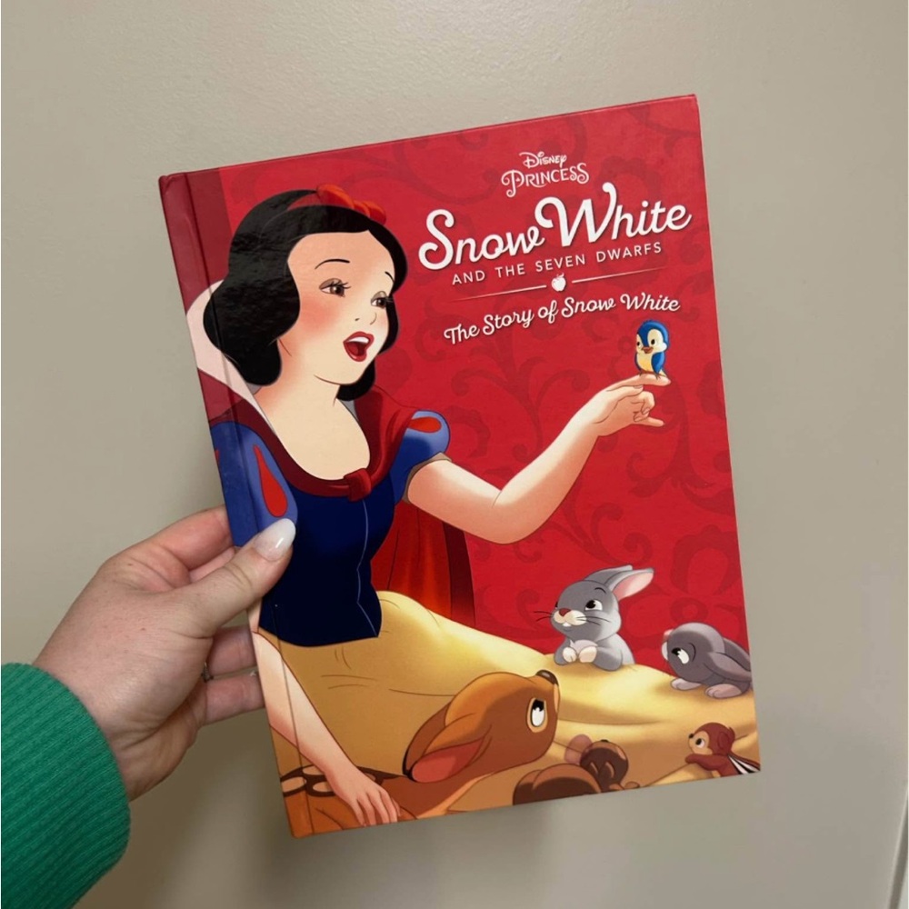 Disney Snow White Storybook with Red Cover